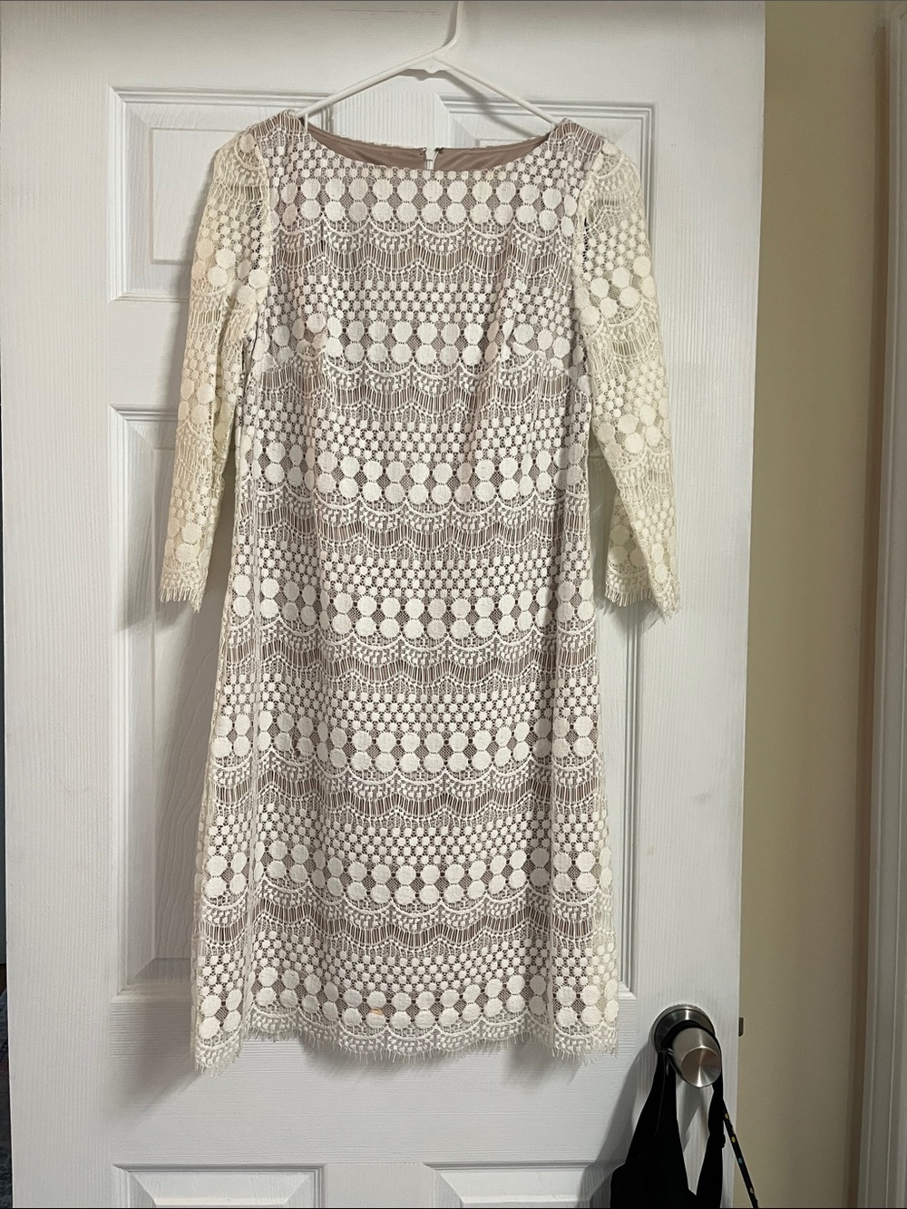 Dress Barn Women's Ivory Crochet Lace Dress - Elegant Boatneck Shift size 4